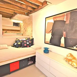 Gallery Apartment Paris